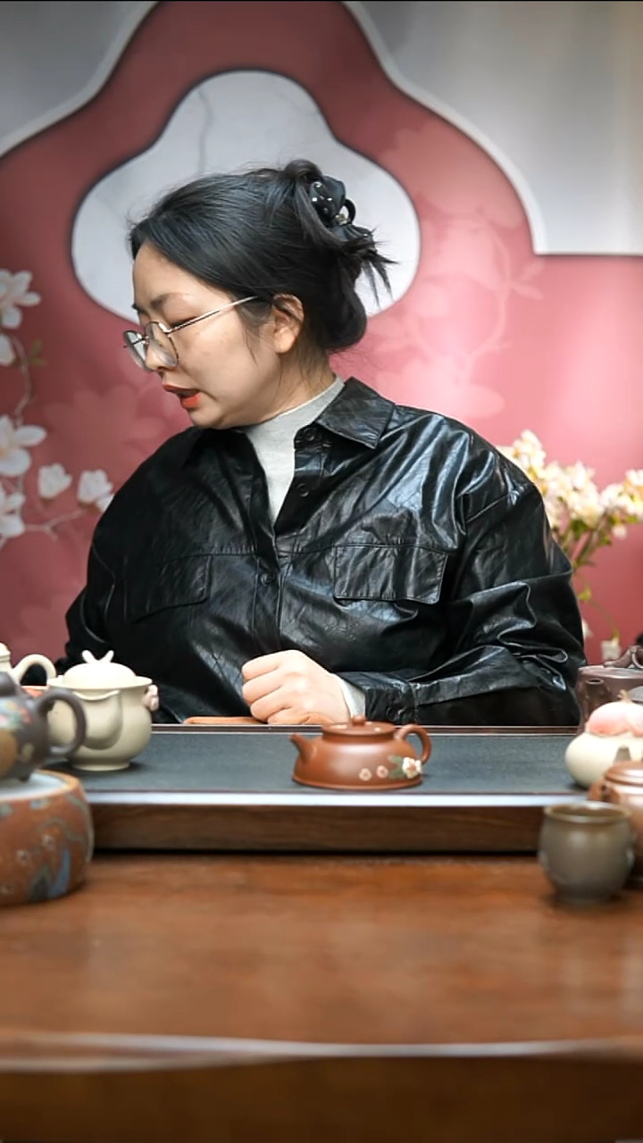 【闪购商品】紫砂茶壶红皮龙花花壶