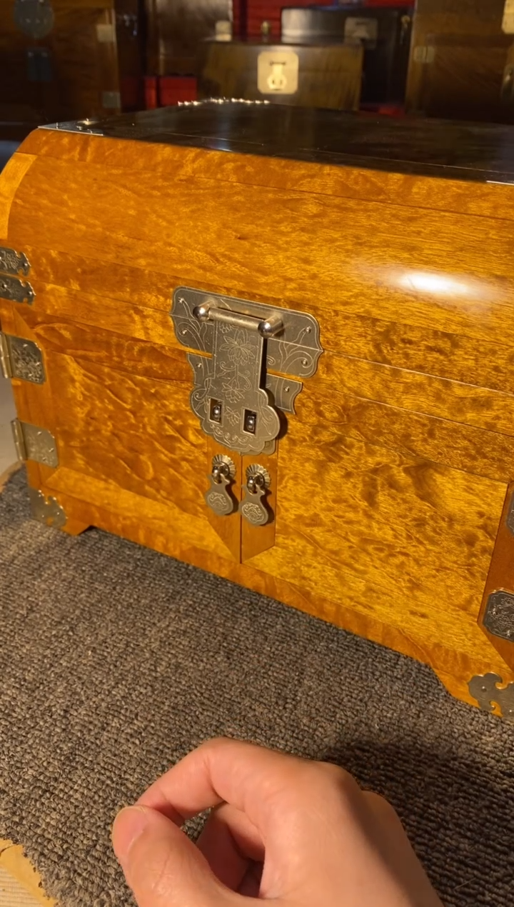 【闪购商品】金丝楠木艺金丝楠官皮箱F21