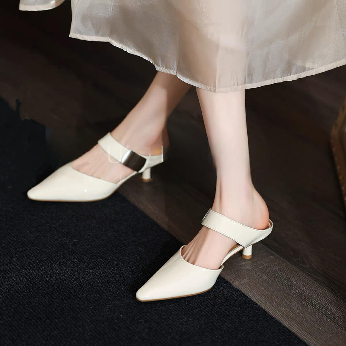 C6025 米白色  时尚气质细跟2025露趾夏季女凉拖鞋