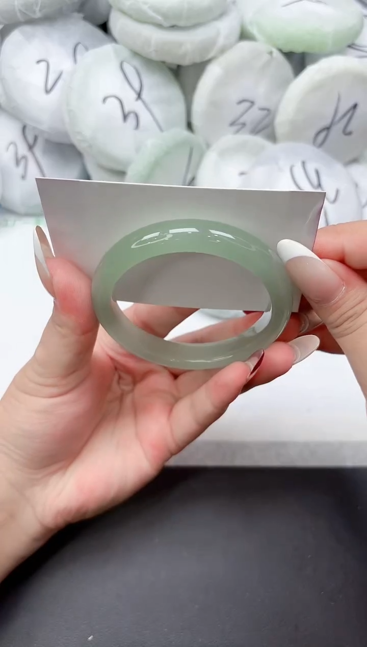 未镶嵌手镯石英质玉47-56.6