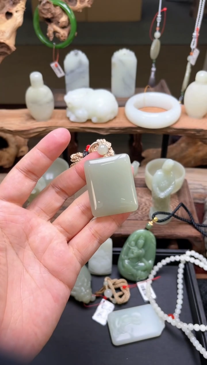 【闪购商品】和田玉吊坠未镶嵌且末青白 无事牌 30835