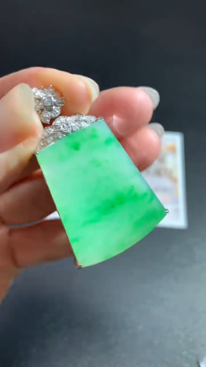 【闪购商品】翡翠吊坠(不含链)18K金镶嵌无事牌不退不换|