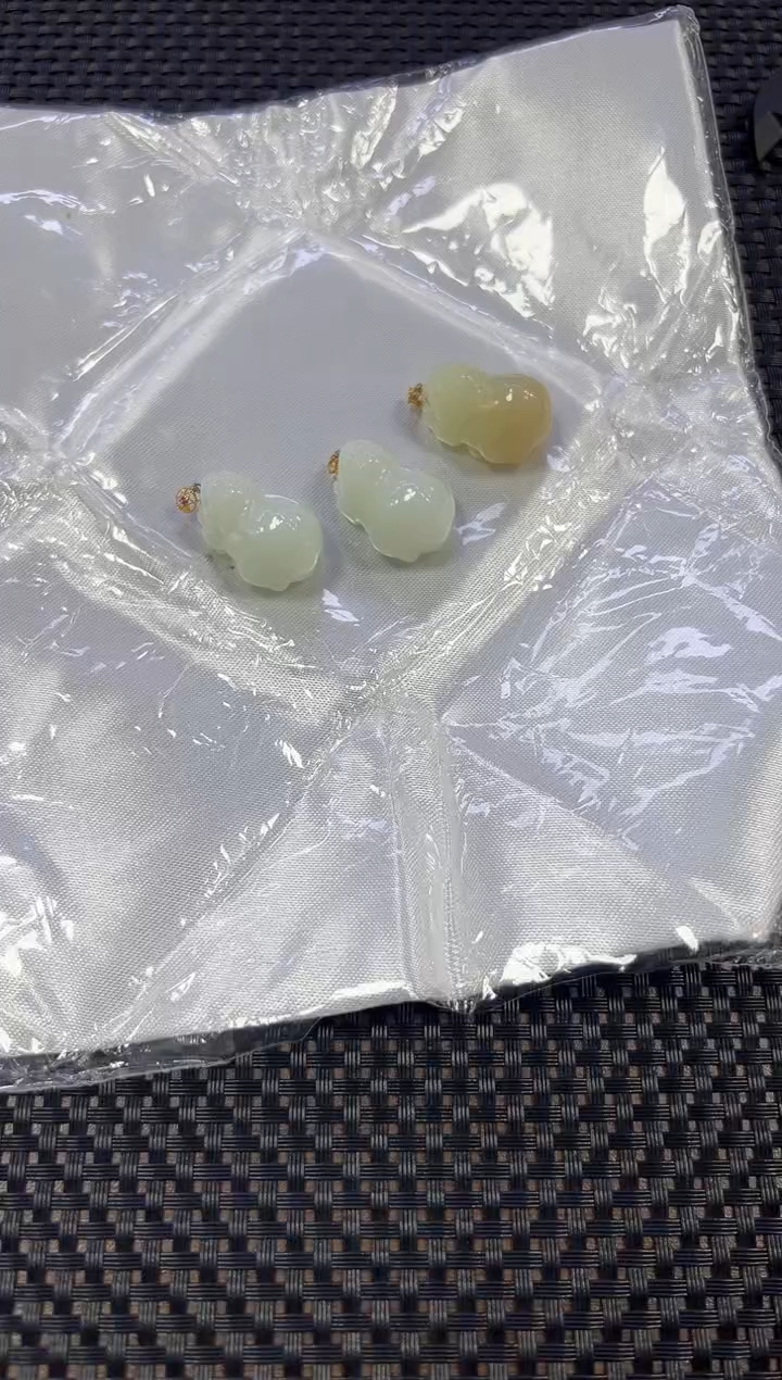 【闪购商品】和田玉挂件18K金镶嵌羊脂貔貅(多样性发一件)