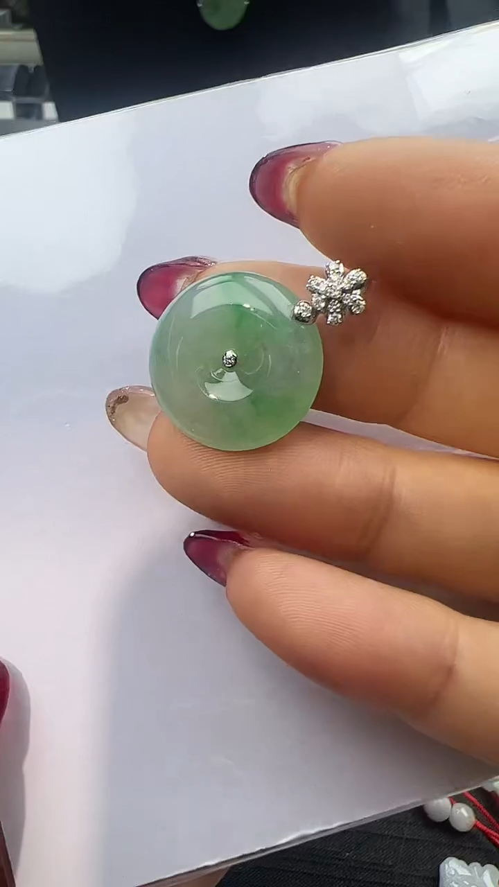 【闪购商品】翡翠颈饰18K金镶嵌平安扣