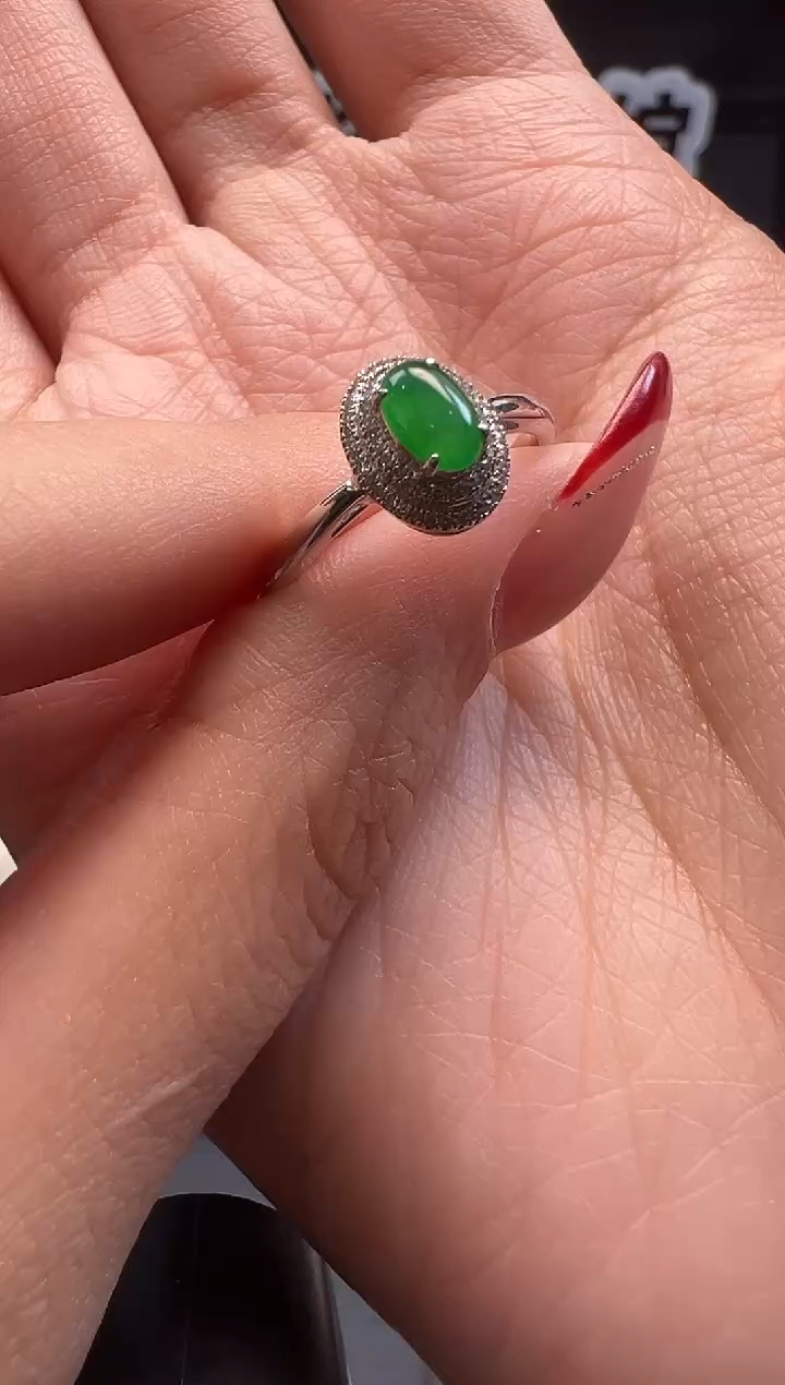 18K金镶嵌戒指翡翠缅甸珠宝严选