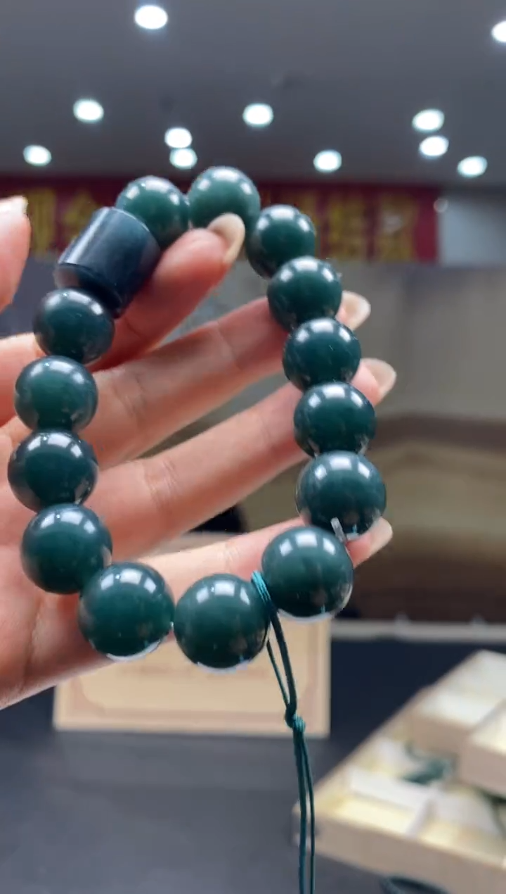 【闪购商品】翡翠颈饰未镶嵌********290