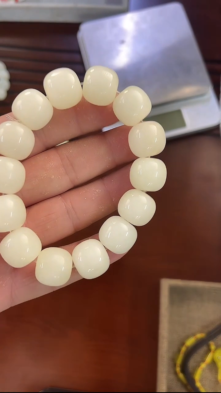 未镶嵌手链和田玉手串