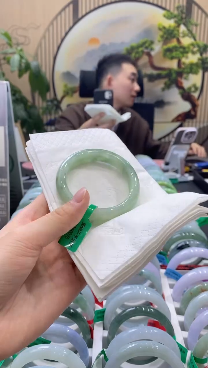 【闪购商品】翡翠手镯未镶嵌0000014903