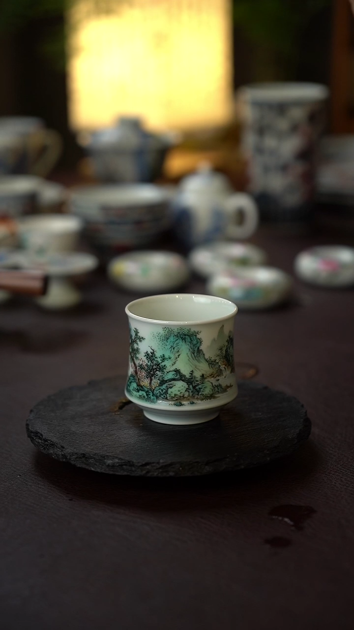 王钢全手工手绘青绿山水主人杯