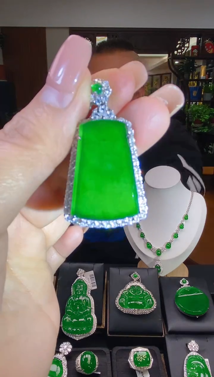 【闪购商品】翡翠吊坠(不含链)未镶嵌翡翠吊坠