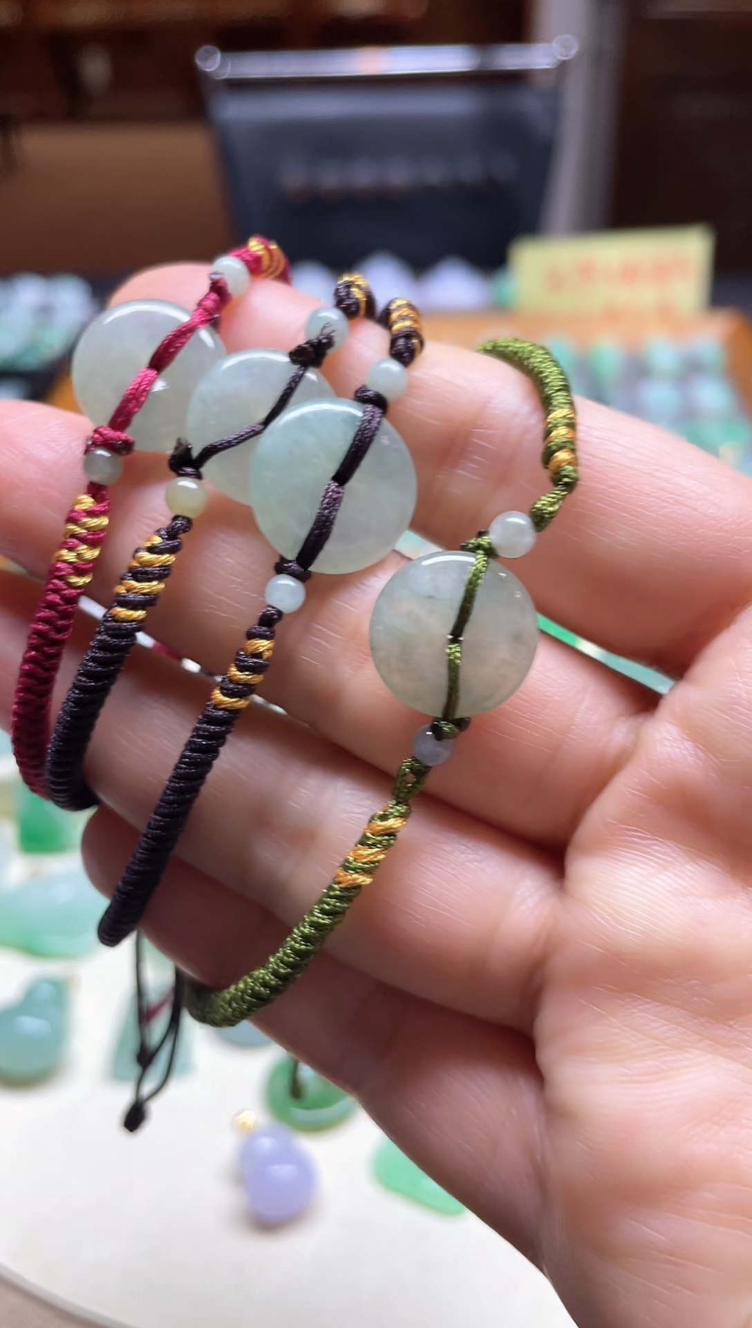 【闪购商品】翡翠手绳未镶嵌平安扣多样性发其一