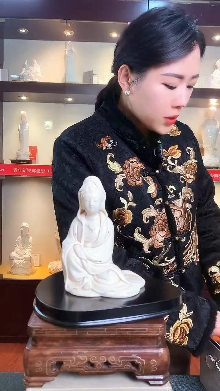 【闪购商品】摆件德化白瓷 掌上观音