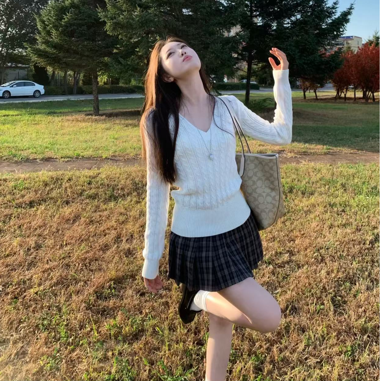 福利---秋冬v领显瘦设计感日系复古百搭纯色长袖毛衣针织衫女