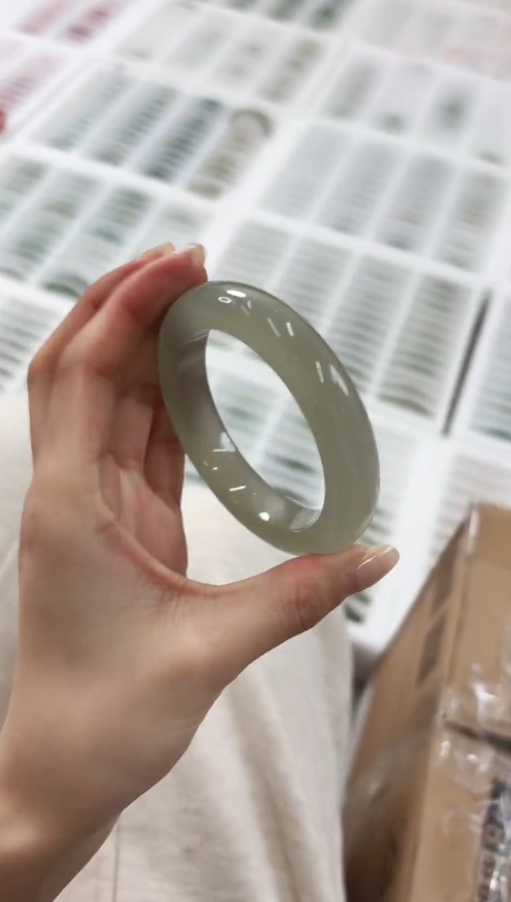 未镶嵌手镯石英质玉66-56D