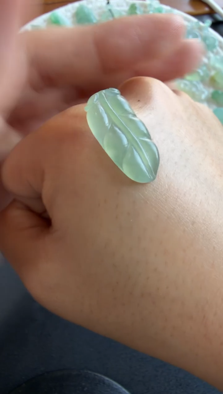 未镶嵌定制翡翠叶子