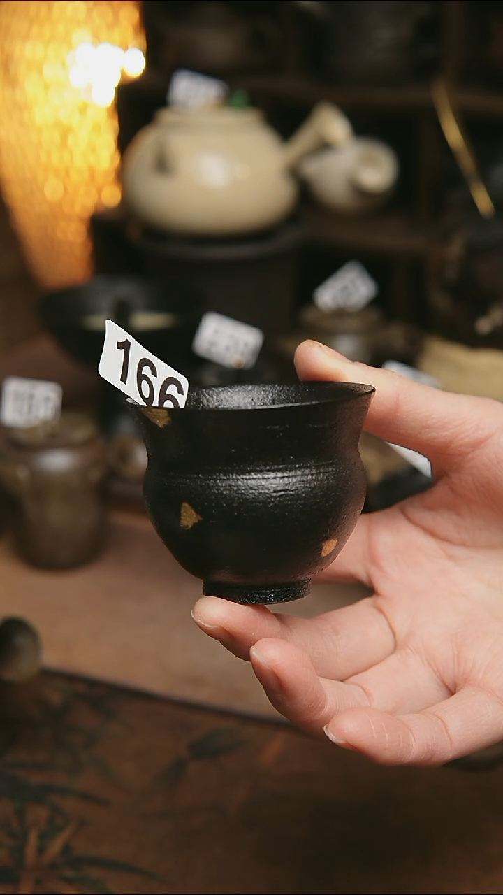 166号紫砂全手工黑金主人杯70毫升
