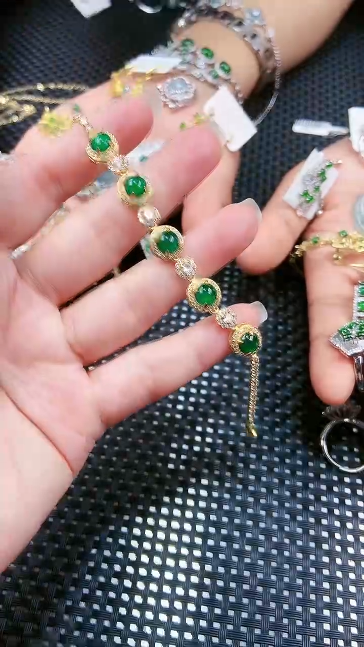【闪购商品】翡翠手链未镶嵌11111111