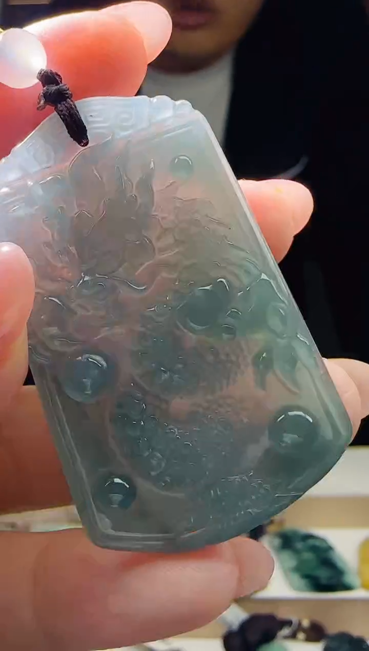 颈饰未镶嵌翡翠多样性发其一  龙牌