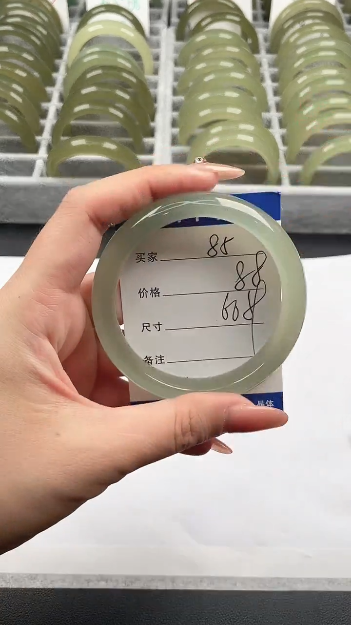 未镶嵌手镯石英质玉东陵