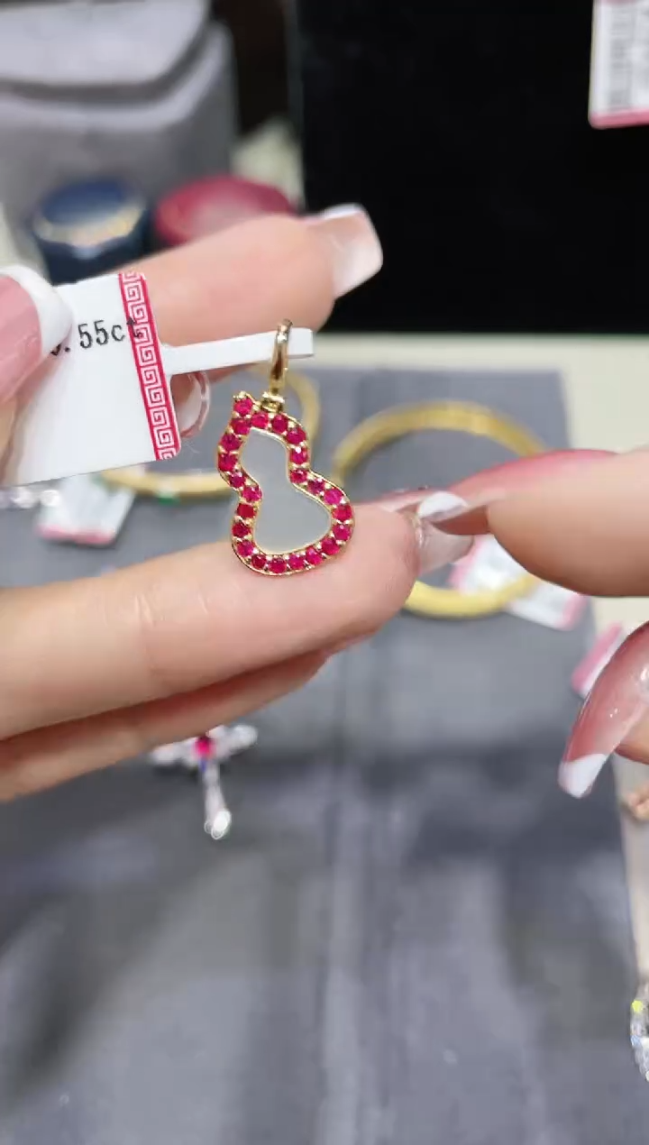 【闪购商品】红宝石吊坠（不含链）18K金镶嵌·