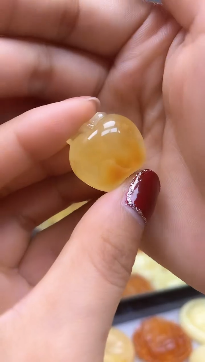 【闪购商品】琥珀裸石未镶嵌配饰