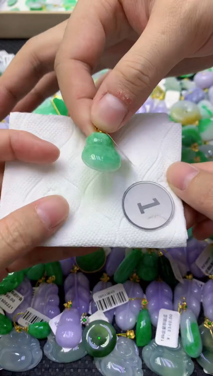 颈饰未镶嵌翡翠天然缅甸翡翠A货