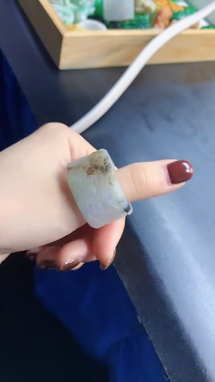 颈饰未镶嵌翡翠天然缅甸翡翠A货