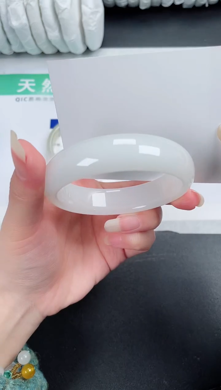 【闪购商品】石英质玉手镯未镶嵌86-59.6