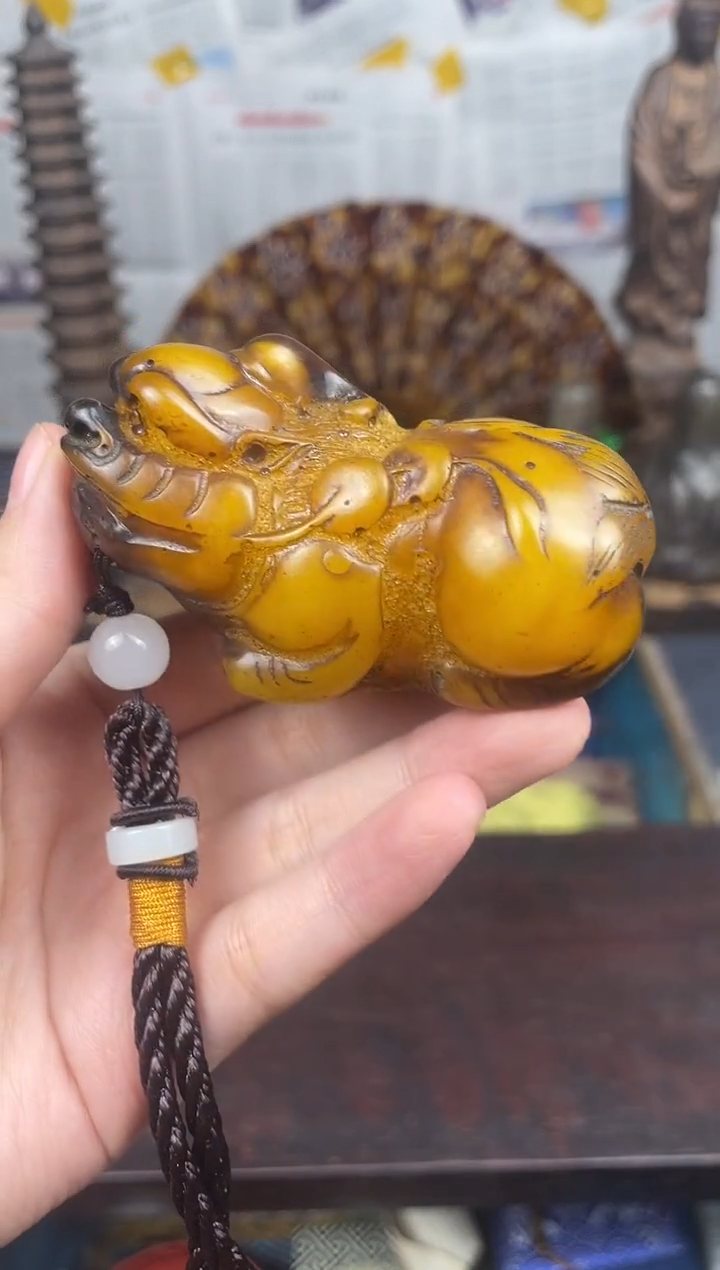 未镶嵌颈饰蜜蜡蜜蜡貔貅