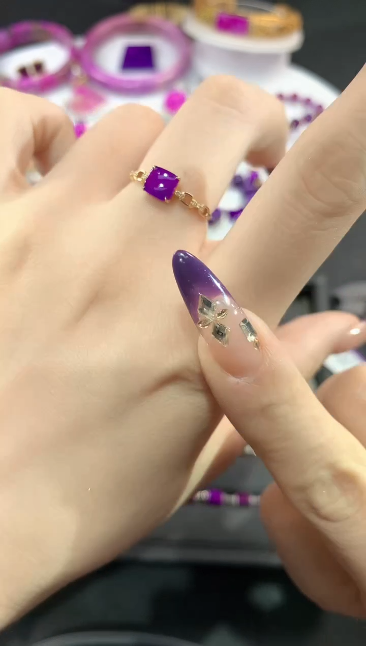 苏纪石（舒俱来）18K金镶嵌.戒指