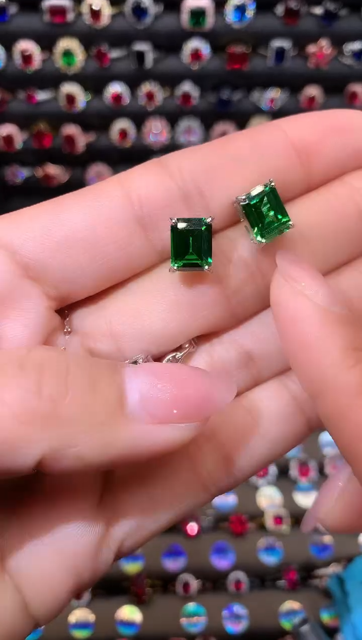 【闪购商品】透辉石耳饰银S925镶嵌79白