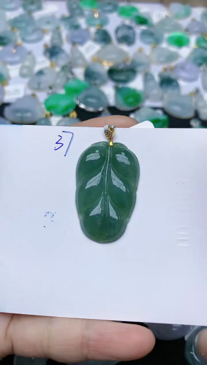 【闪购商品】翡翠颈饰18K金镶嵌天然翡翠A货    