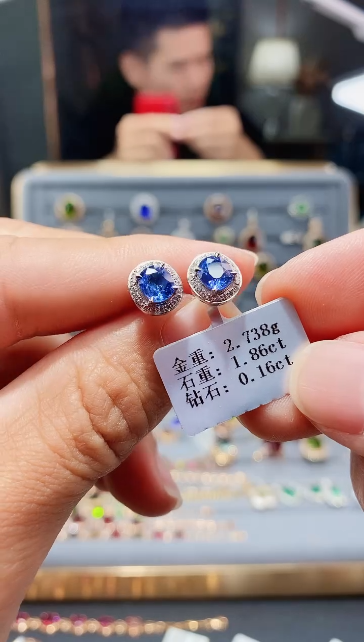 【闪购商品】蓝宝石耳饰铂Pt950镶嵌1.86