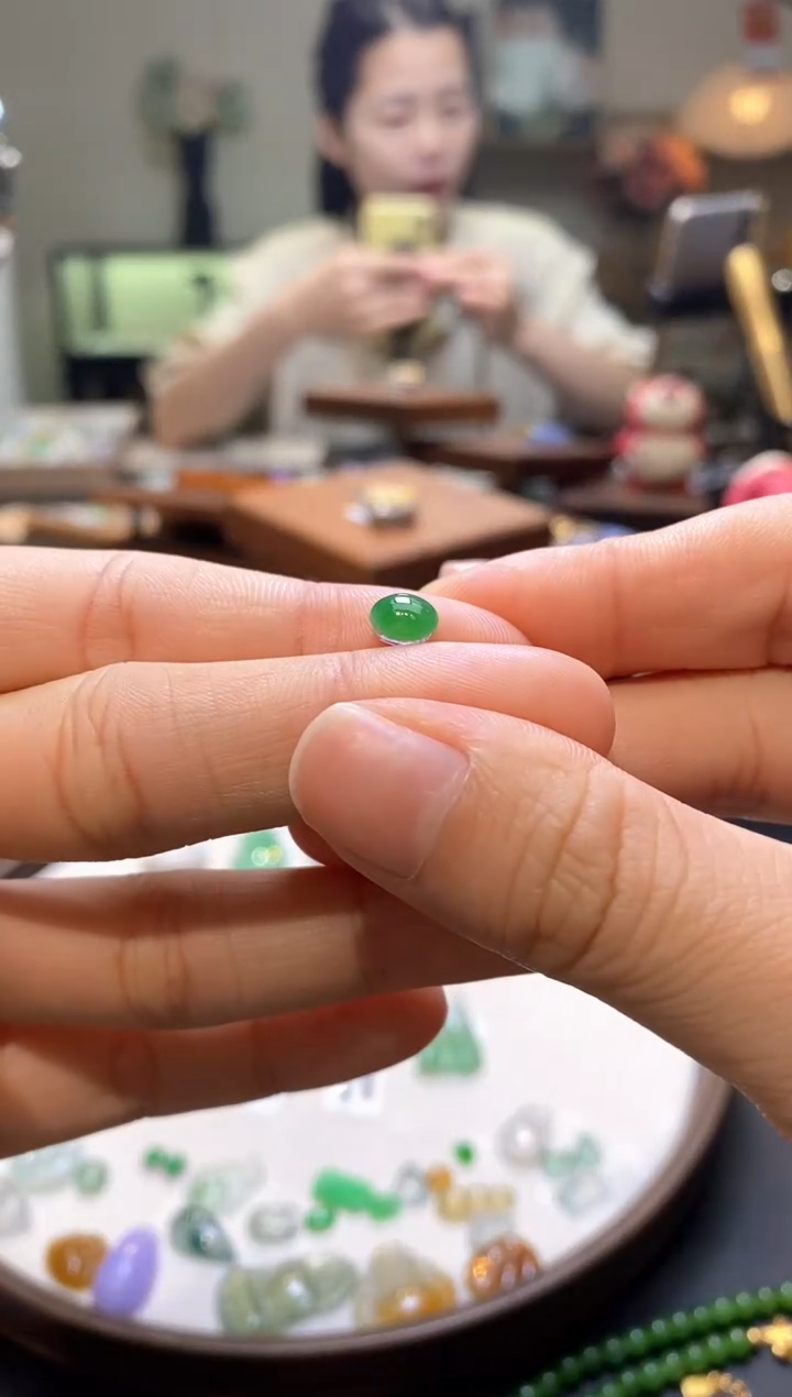 翡翠未镶嵌颈饰蛋面