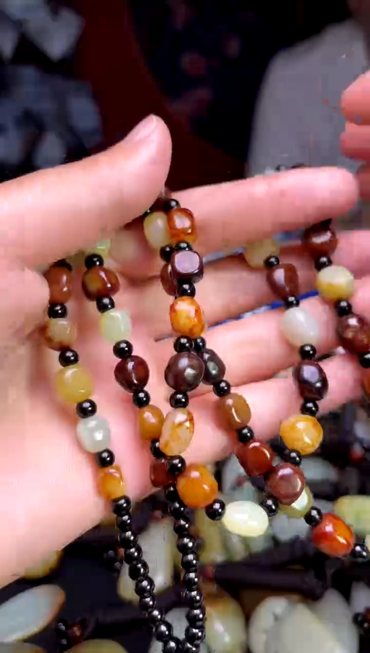 和田玉未镶嵌颈饰1