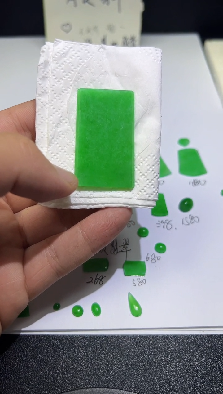 裸石翡翠缅甸A货翡翠一件