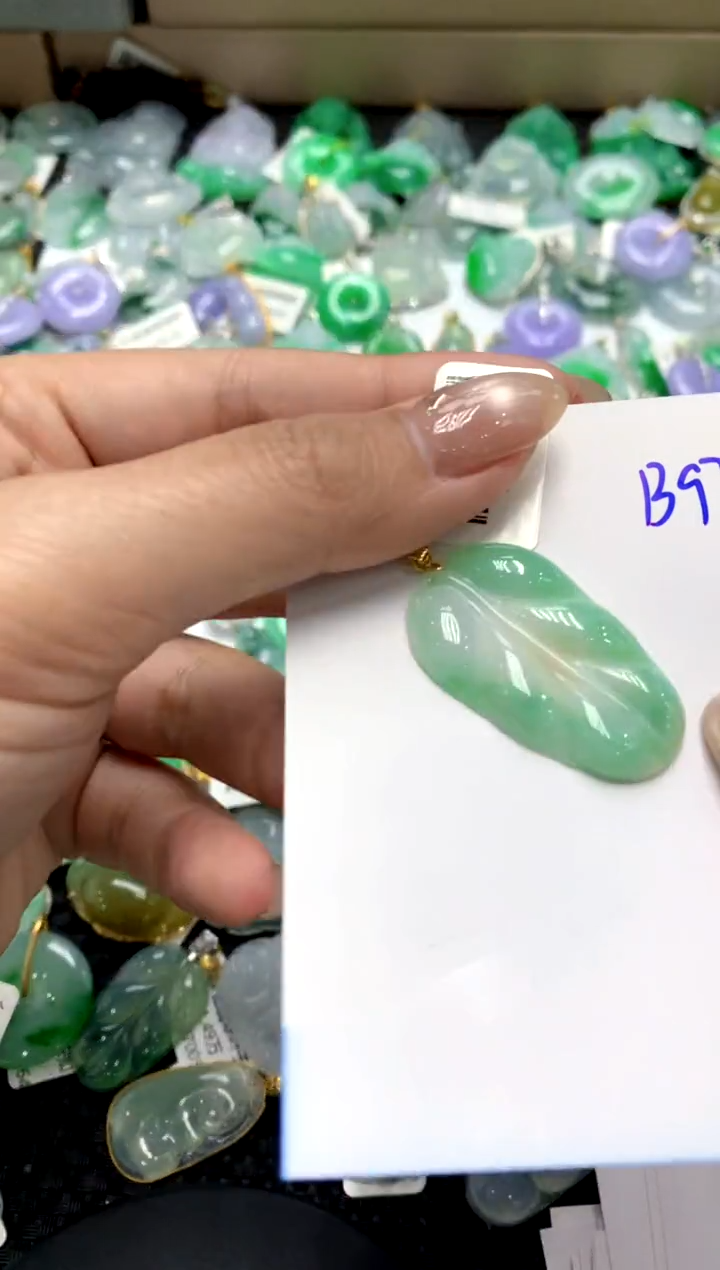 【闪购商品】翡翠颈饰18K金镶嵌1111111111111111