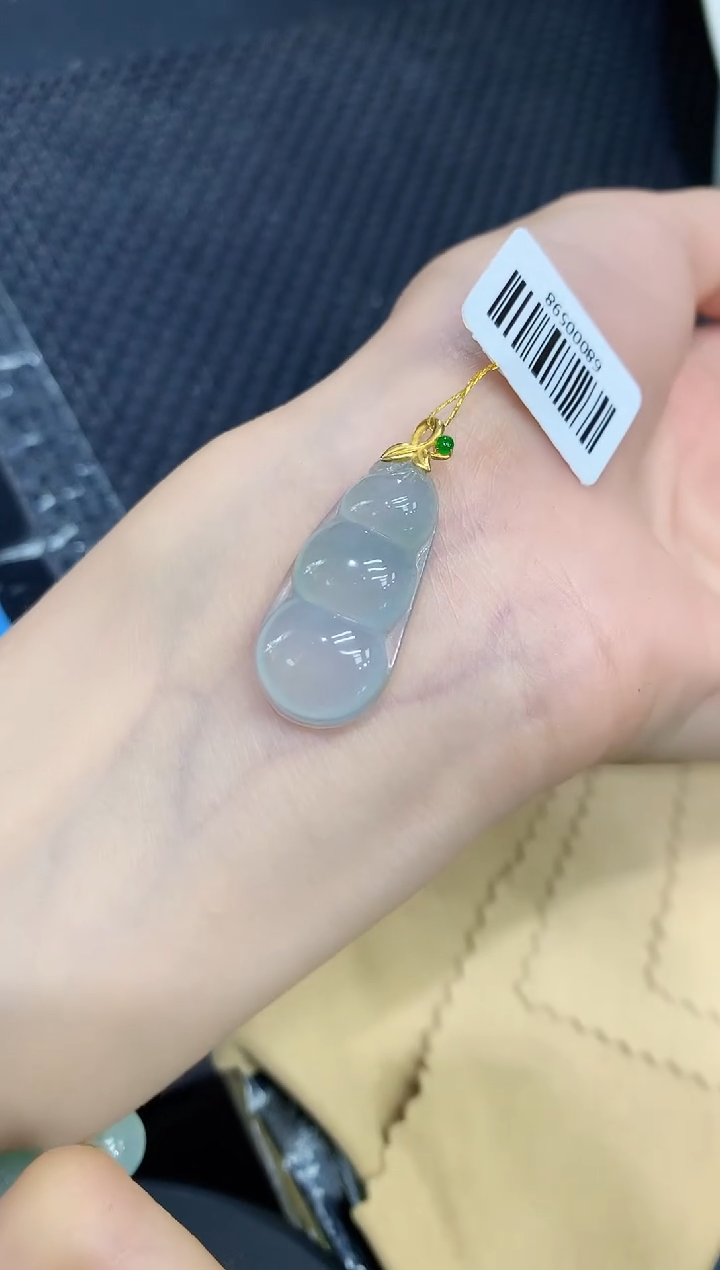 翡翠18K金镶嵌颈饰111111111111