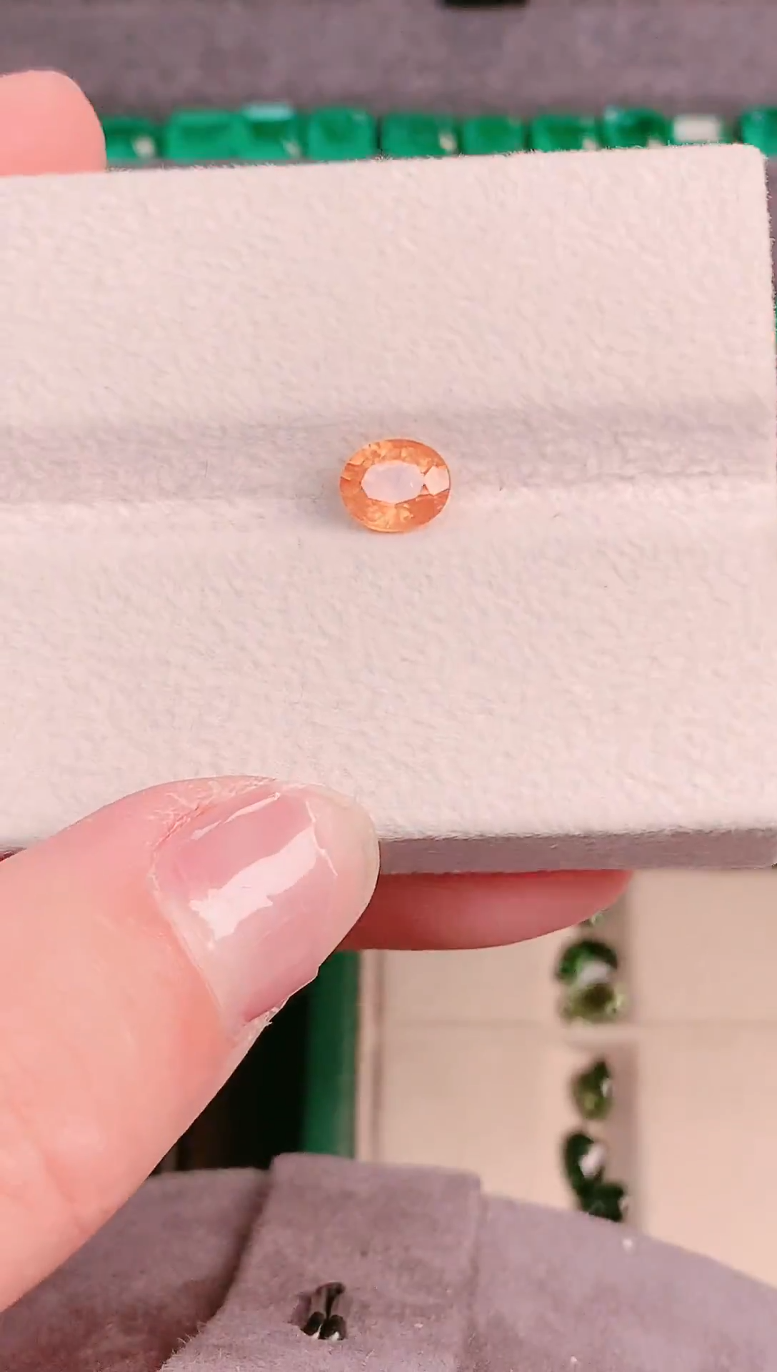 未镶嵌裸石石榴石1.43克拉