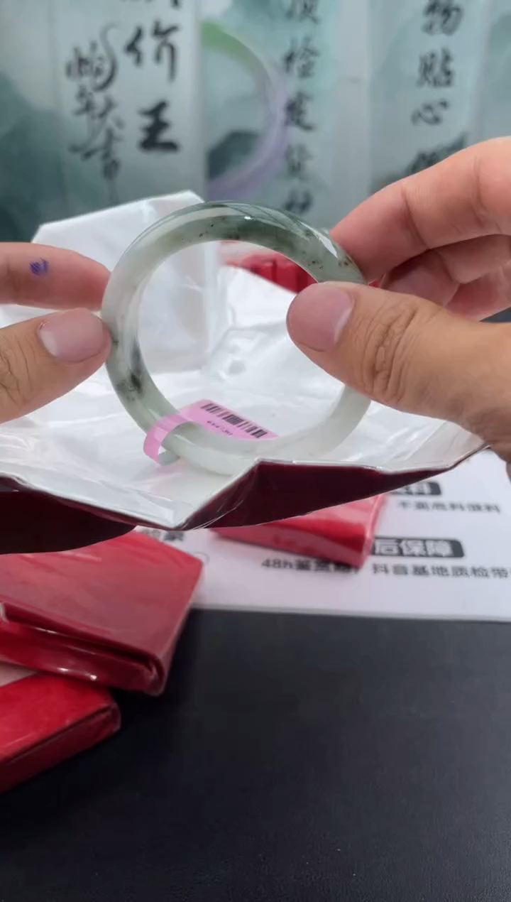 翡翠未镶嵌手镯10翡翠手镯