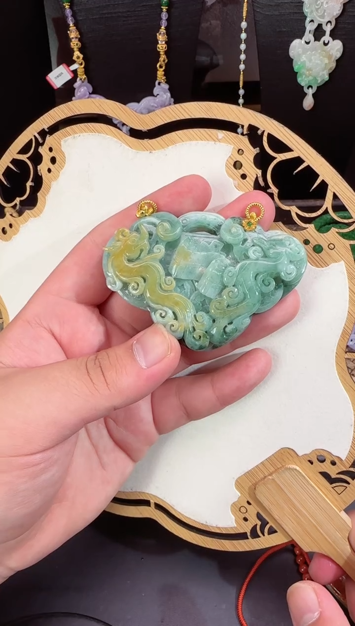 【闪购商品】翡翠颈饰未镶嵌拍照