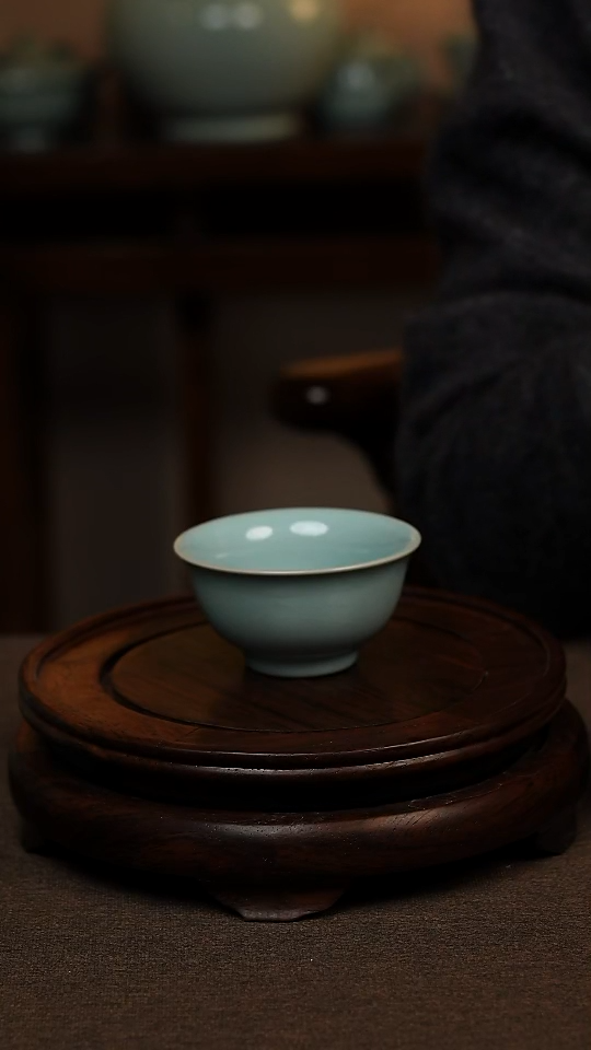 瓷片天青色压手杯80ml微瑕不带礼盒