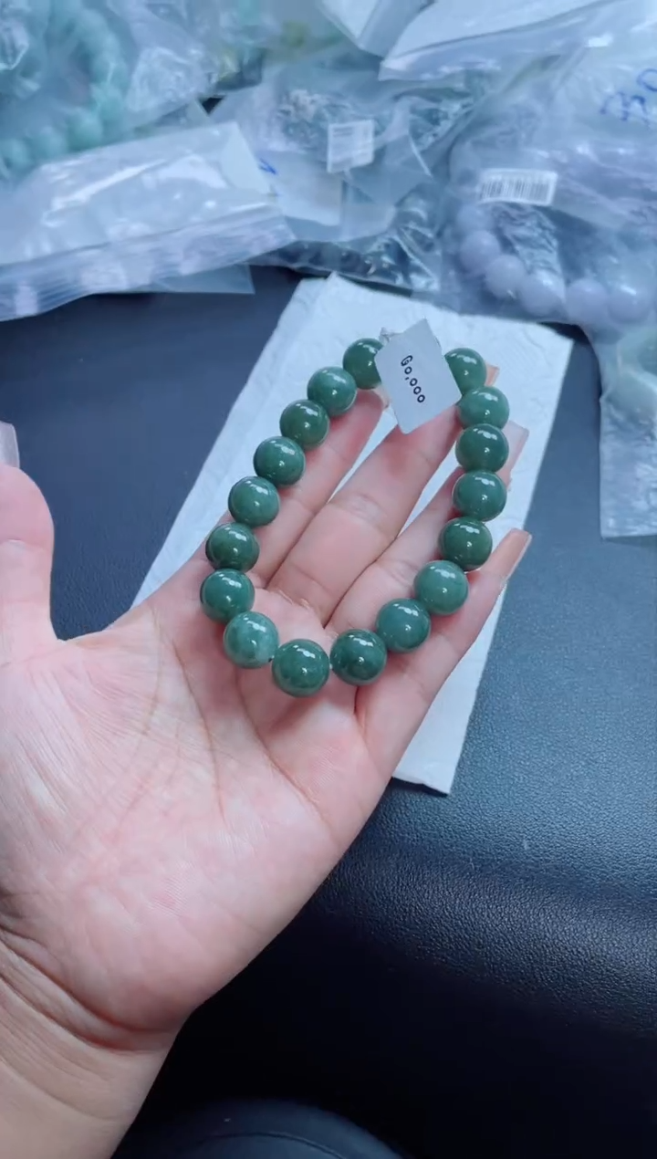 定制翡翠未镶嵌珠串