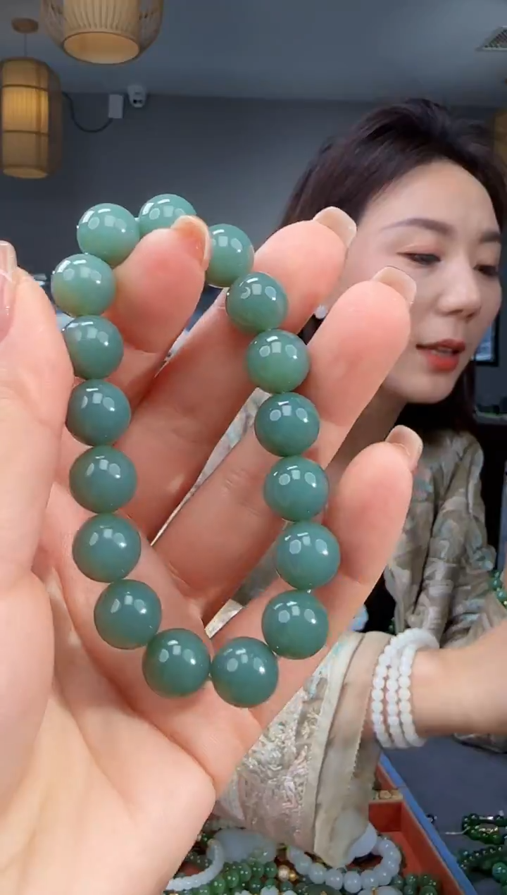 未镶嵌手链和田玉卡12高色 