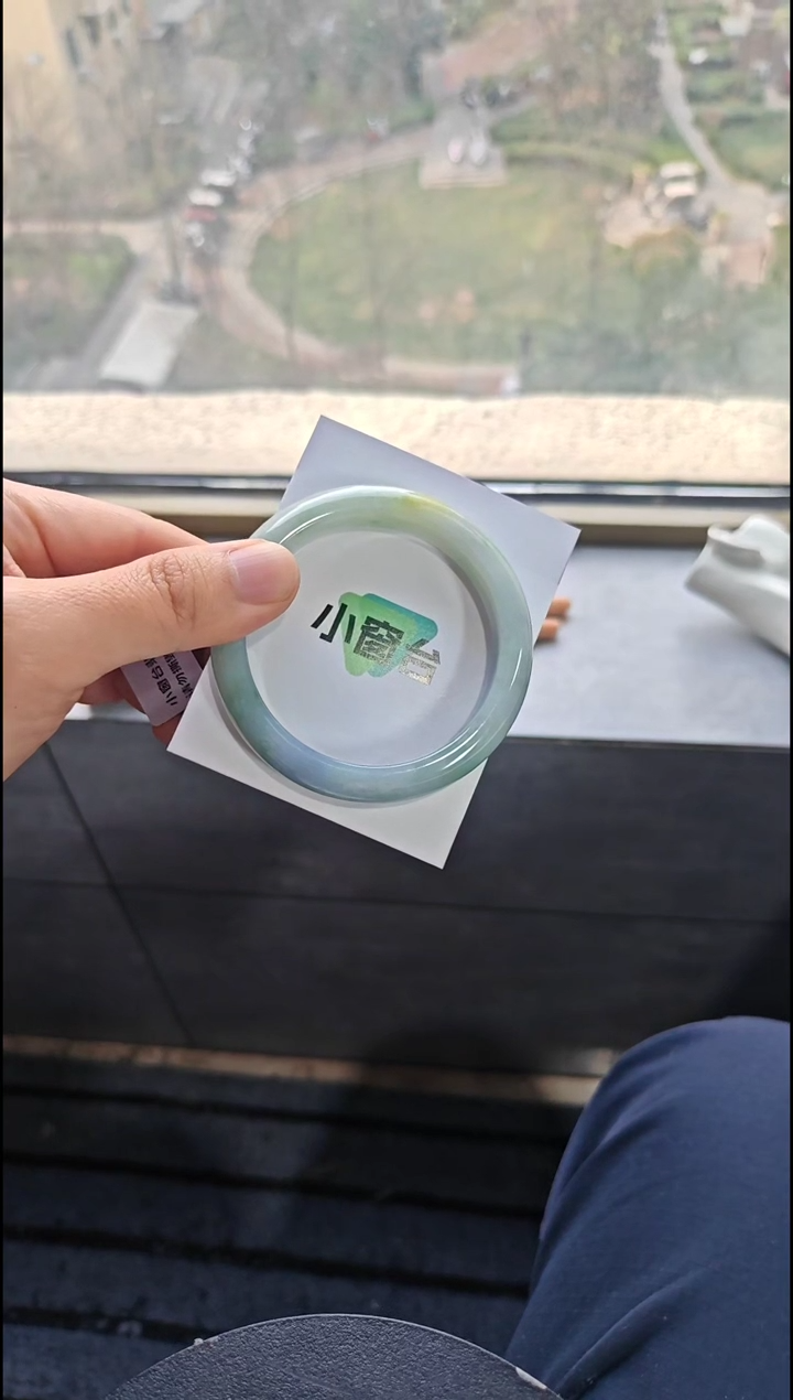 未镶嵌手镯翡翠?*灵翡翠手镯未镶嵌