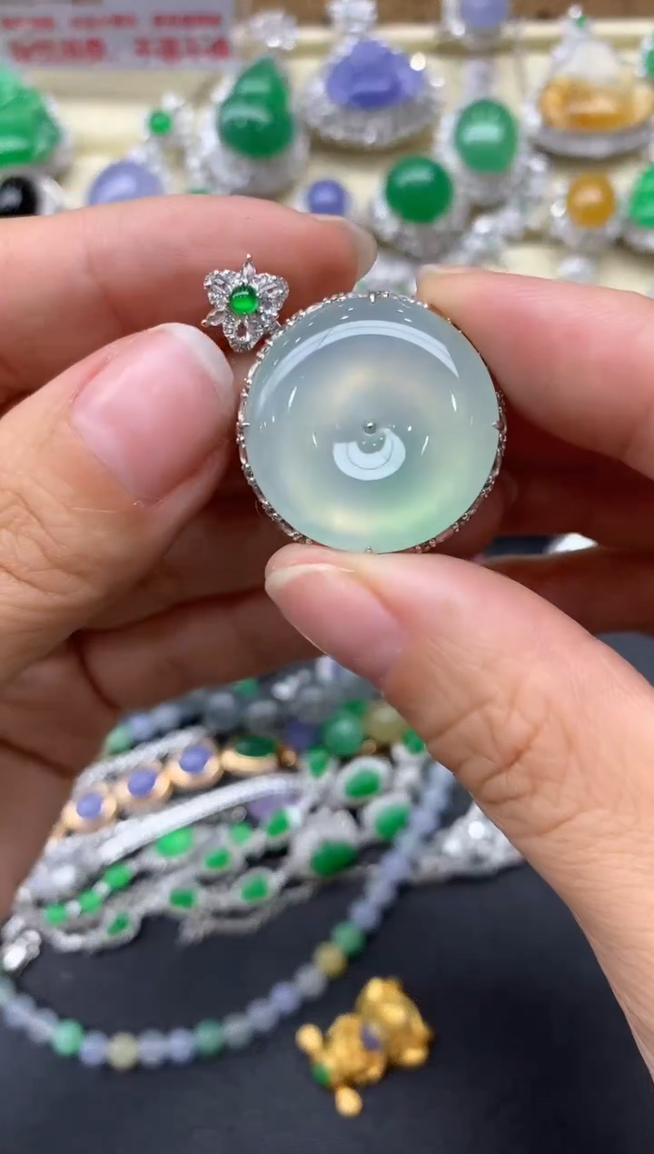 【闪购商品】翡翠颈饰18K金镶嵌640-中国好珍宝