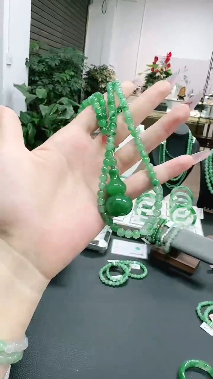 未镶嵌1石英质玉（非洲翠）/0923