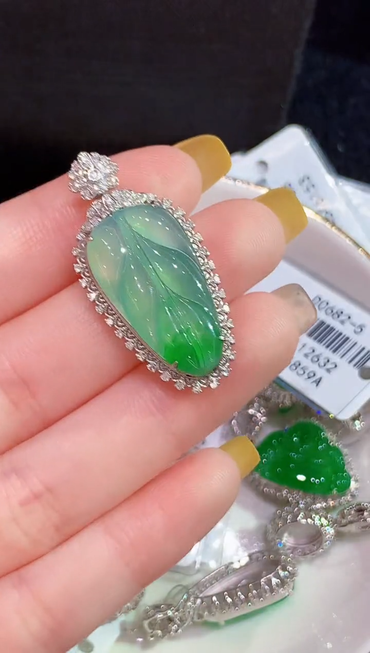 吊坠(不含链)18K金镶嵌翡翠XZJSY多样性发其一