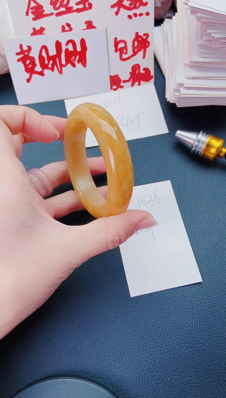 【闪购商品】石英质玉手镯未镶嵌M36-57-58