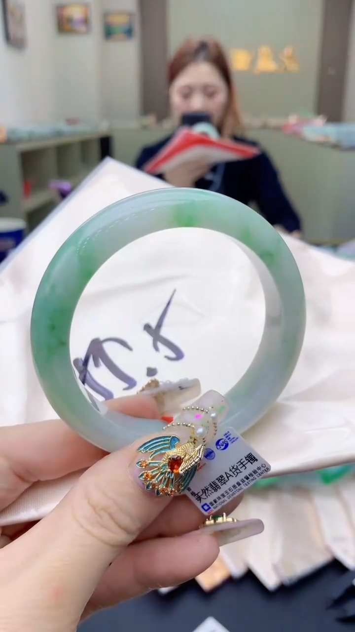 【闪购商品】翡翠手镯未镶嵌0666013347